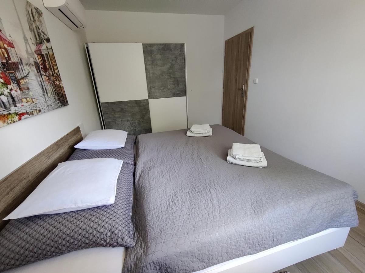 Apartman Pod Lipou - Samostatny Objekt Jaromer Exterior photo