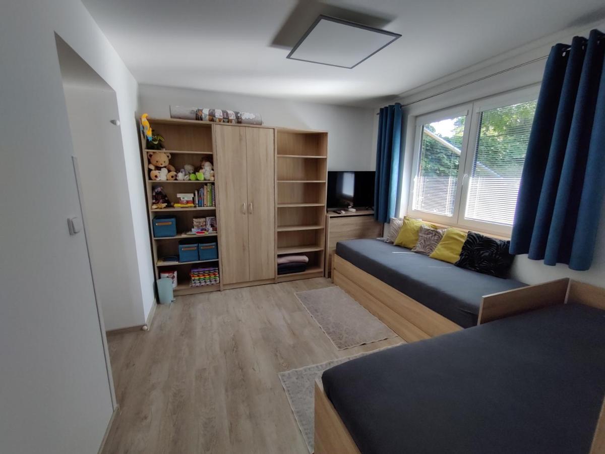 Apartman Pod Lipou - Samostatny Objekt Jaromer Exterior photo